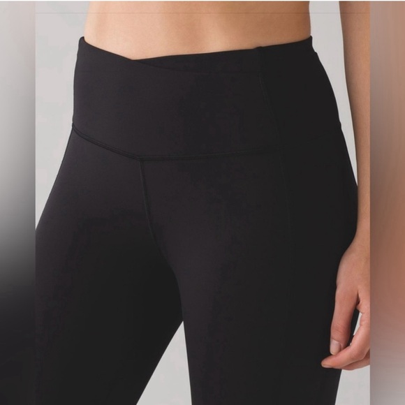 Lululemon Gear Up Crop Legging Size 8 Black Mesh Panel Pockets - Picture 4 of 16